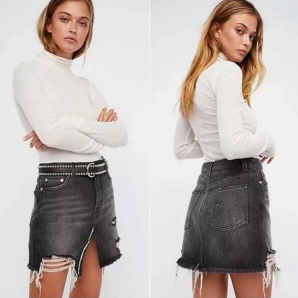 We The Free Relaxed and Destroyed Denim Mini Jean Skirt Black Wash Sz 26 Grunge